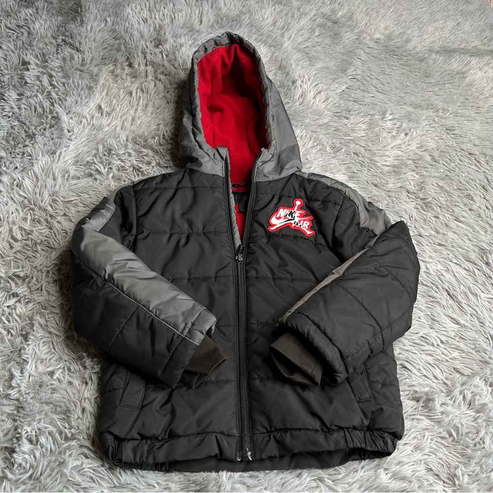 Nike Air Jordan Coat Boys Small Puffer Black Gray Logo Hood Pockets